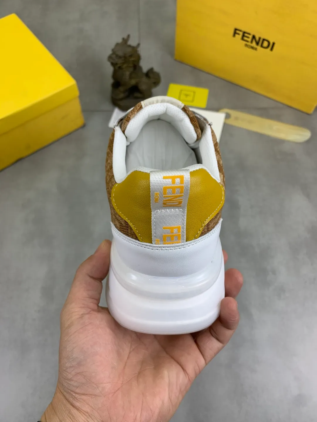 ​Men's shoes 💰P460 💰[New] Little Monster 🆘 New FENDI (Fendi) counter new 🕶️🕶️Simple routing effect, showing an elegant and cool driving shoe 🎬Using imported calfskin + first-layer pigskin lining🐂Excellent material🎬Detailed workmanship 🤗Comfortable foot feel➰➰. ​Pair it with any outfit to show your taste and temperament, low-key luxury ♻️Design ​simple and elegant ​noble and fashionable 🍃​Very loved and favored by trendy men 💓❤️Size: 38-44 (45 46 customized) 3⃣️ colors available